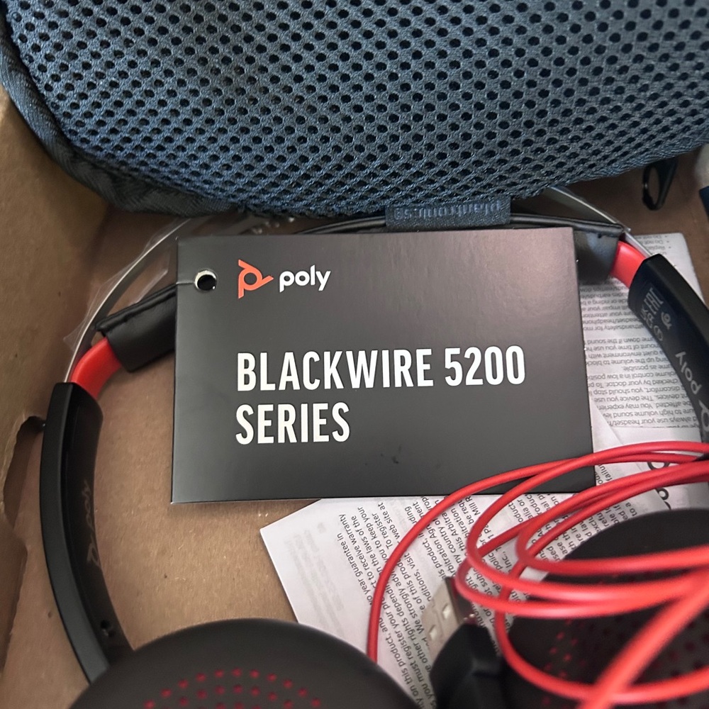 POL Black and Red Gaming Headphones - Picture 7 of 9